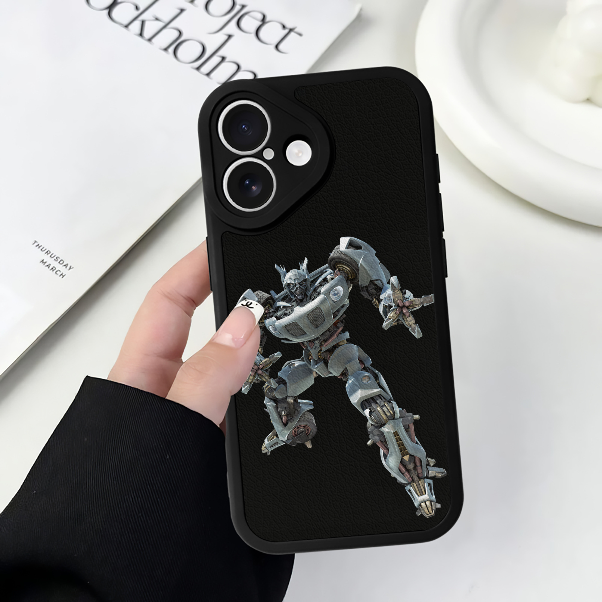 （画像用） Transformers トランスフォーマー 【iPhone 16シリーズ対応】シリコンスマホケース（レザー調） 材質：シリコン